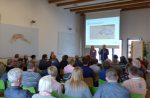 Publikum und Workshopleiter beim Hautkrebs-Patiententag